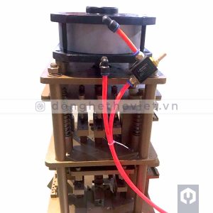 Máy đột dập nhôm Xingfa 93